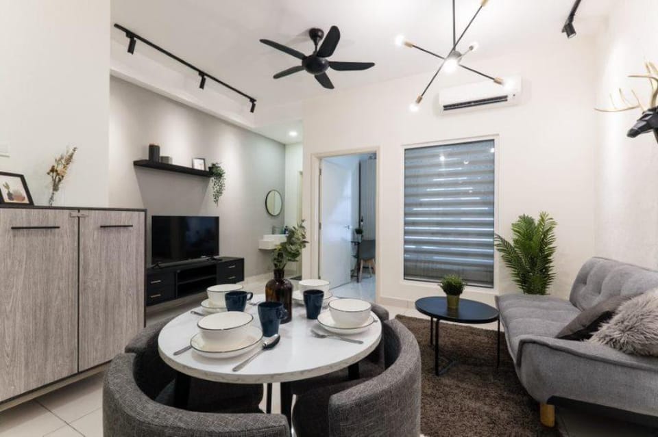 Cozy and Modern suite 现代风格设计 @ Arte Mont Kiara Vacation rental in Federal Territory of Kuala Lumpur