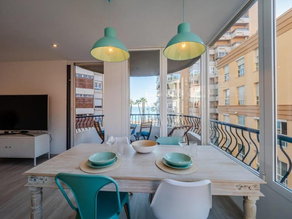 PREMIUM BEACH DESIGN - La Malagueta - Free Parking Apartment in Malaga