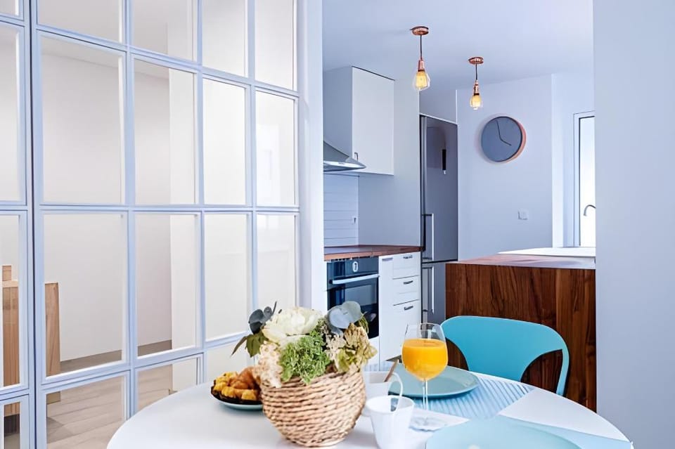 PREMIUM BEACH DESIGN - La Malagueta - Free Parking Apartment in Malaga