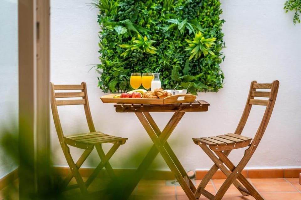 Historic City Centre Mitjana Malaga Apartment in Malaga