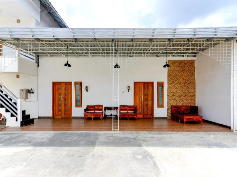 OYO 90898 Hotel Top Jaya Hotel in Indonesia