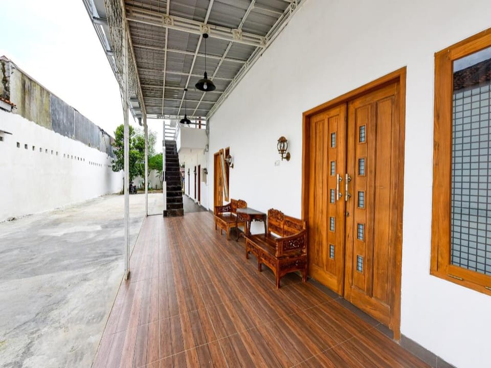 OYO 90898 Hotel Top Jaya Hotel in Indonesia
