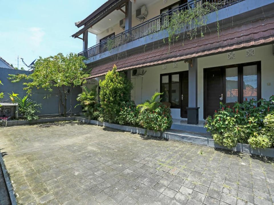 OYO 90895 Giri Puspa Guest Hose Hotel in Kuta Selatan