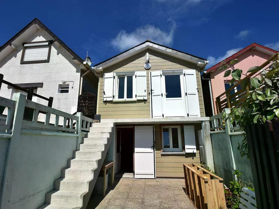 Beautiful holiday home with courtyard Vacation rental in Normandy