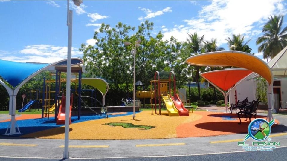 El Peñon Chill Out Home, Golf, Tennis & Ski  Vacation rental in Girardot