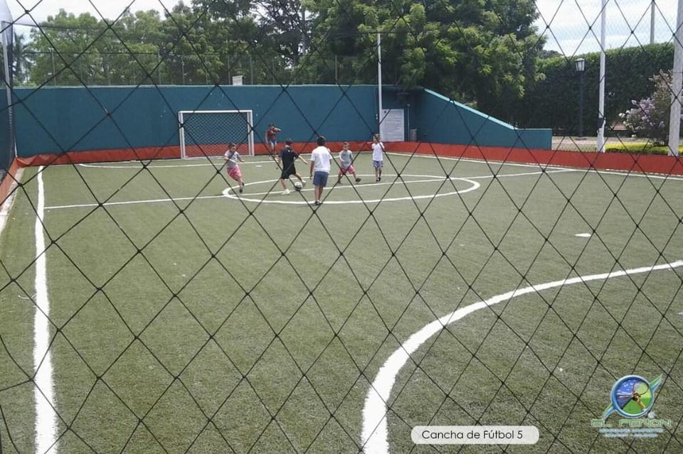 El Peñon Chill Out Home, Golf, Tennis & Ski  Vacation rental in Girardot