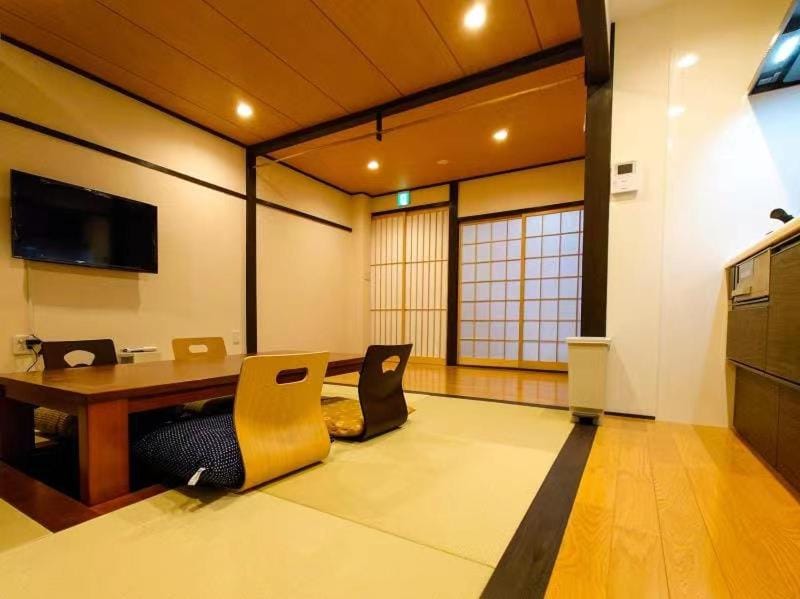 Haku Flowers Seven Bed and Breakfast in Kyoto