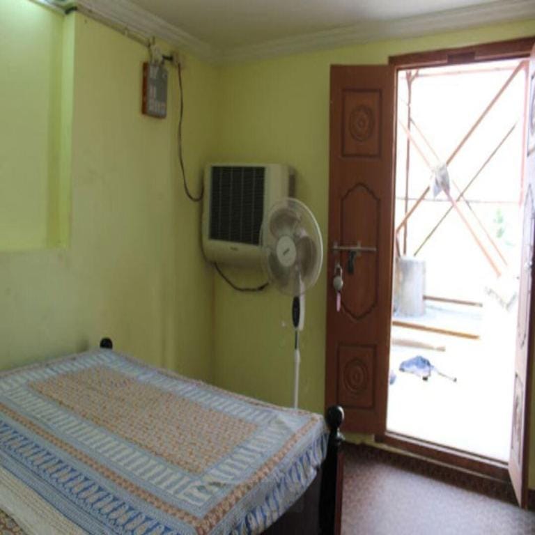 OYO 85868 Amaravathi Lodge Hotel in Telangana