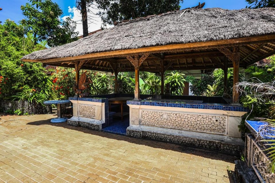 OYO 90893 Mimpi Bungalows Hotel in Kuta