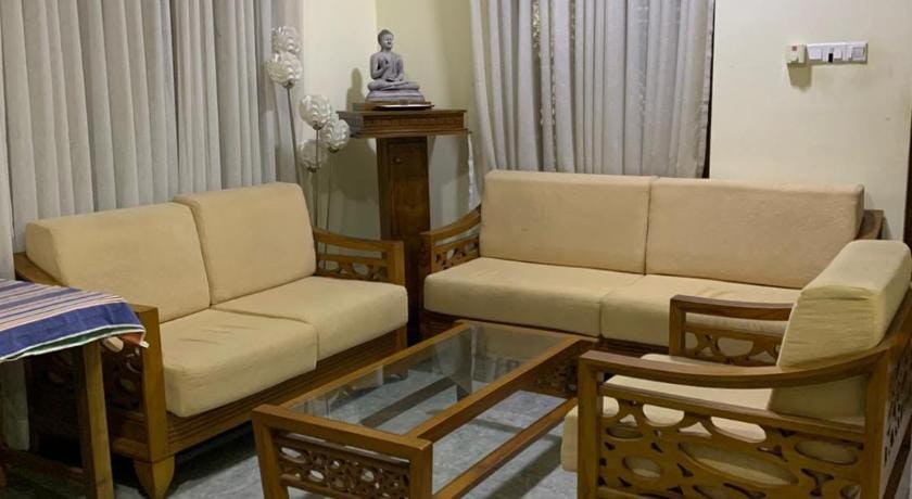 Lahiru Airport Villa Bed and Breakfast in Western Province
