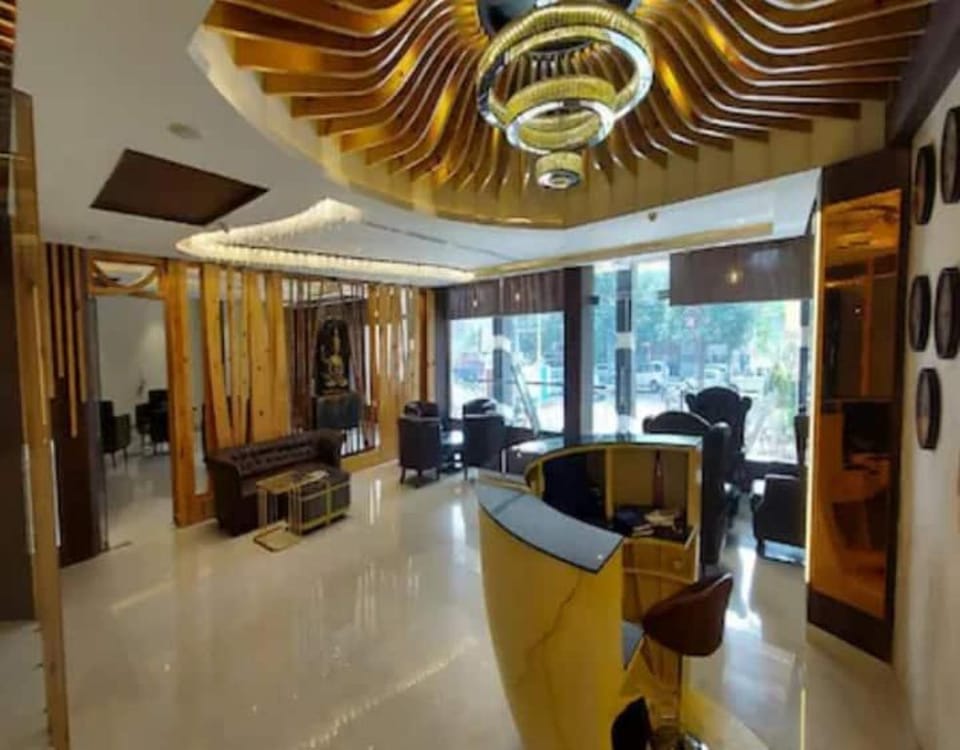 Hotel Emperio Grand Hotel in Lucknow