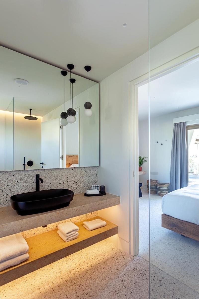 Noūs Santorini Resort in Mesaria