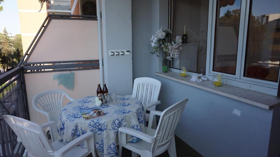 Spacious three-room apartment with terrace and swimming pool Apartment in Lignano Sabbiadoro