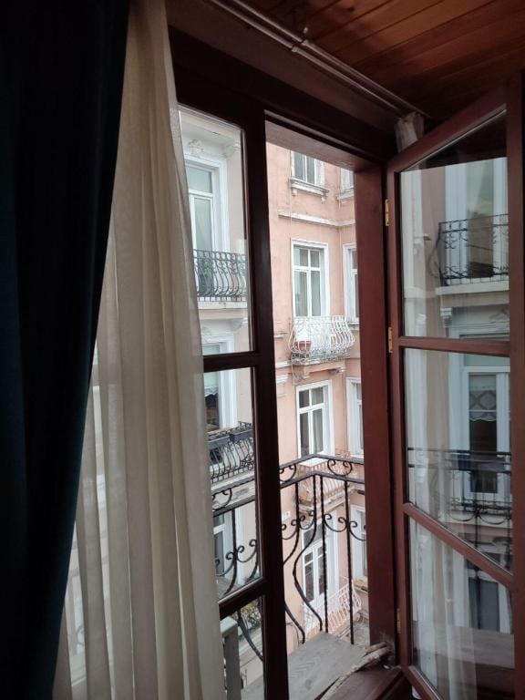 Licina Comfy Room near Istiklal St. -3  Vacation rental in Istanbul