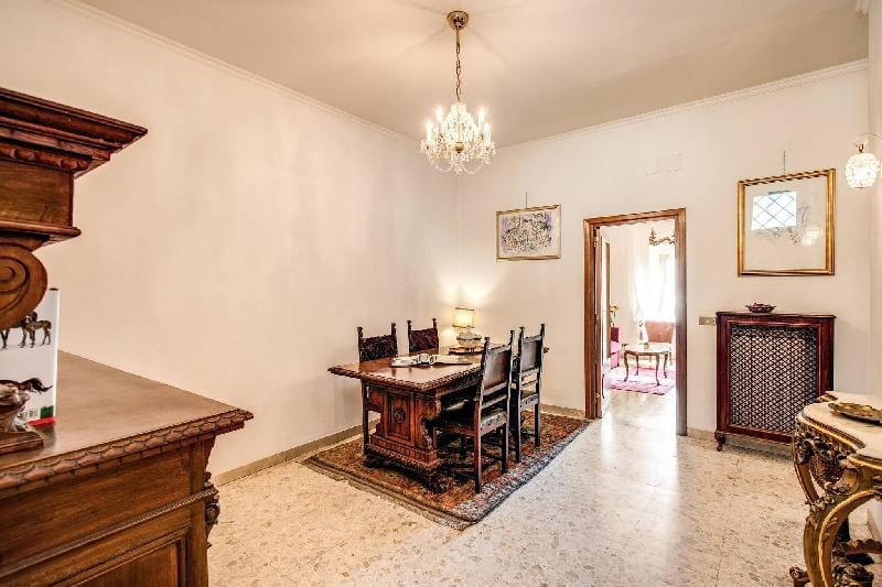 Warm Apt In Ancient Building In Vatican-p S Pietro Apartment in Rome