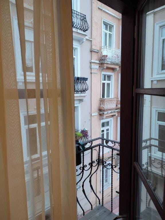 Licina Comfy Room near Istiklal St. -2 Vacation rental in Istanbul