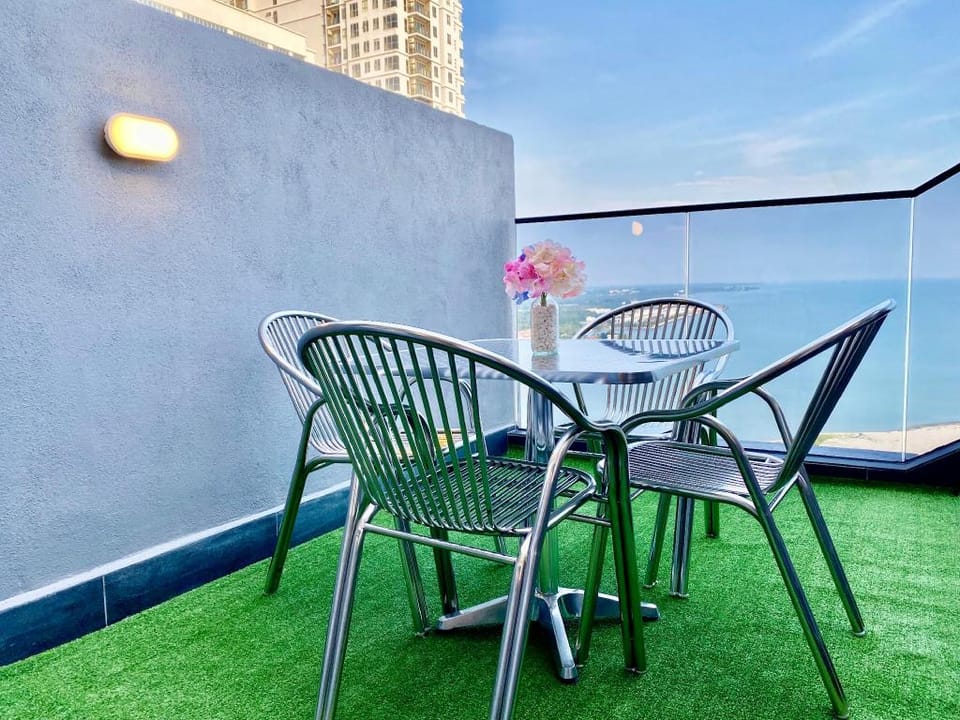 MWHolidayB2731{SunriseSeaView}PrivateJacuzziVilla Apartment in Malacca