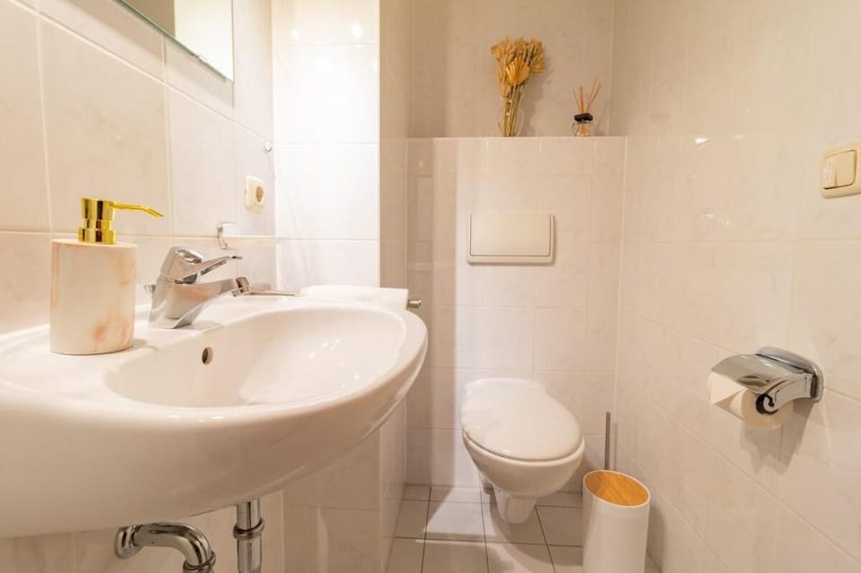 Kingsize-Bett Apartment in Chemnitz