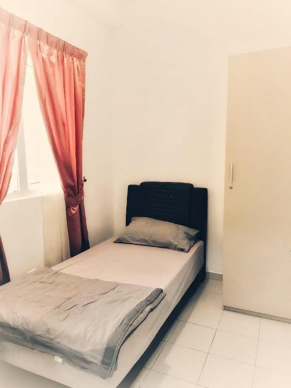 HOT!!! Mesahill 100mbps wifi + Smart TV Apartment in Negeri Sembilan, Malaysia