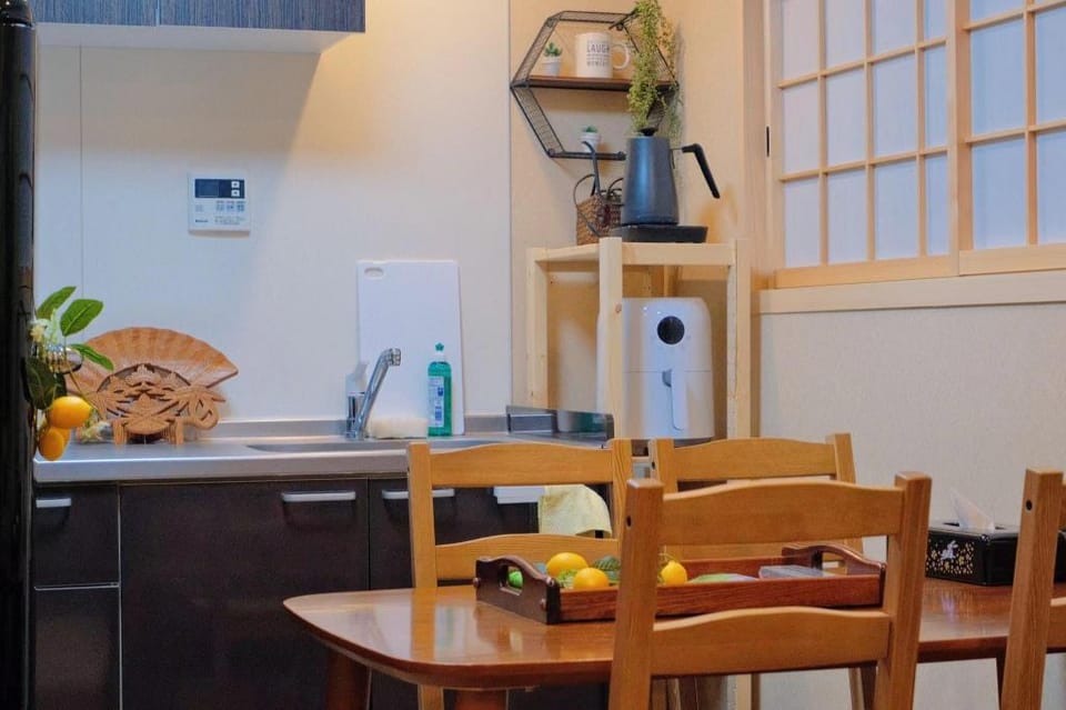 Miyu Miyu & Mitsuru Japanese Style House Only 140m to Tsuruhashi Station Maximum 6 People Vacation rental in Osaka
