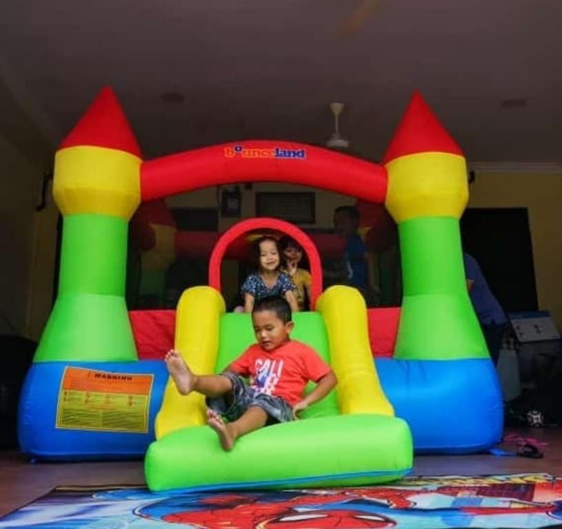 IRIS 55 Simple Corner House Outdoor Muslim Only Vacation rental in Johor Bahru