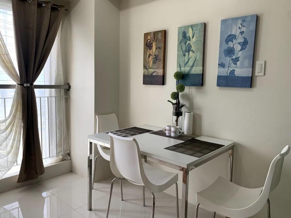 Sleep in Santorini Wake Up In Tagaytay Rushmore10 Apartment in Tagaytay