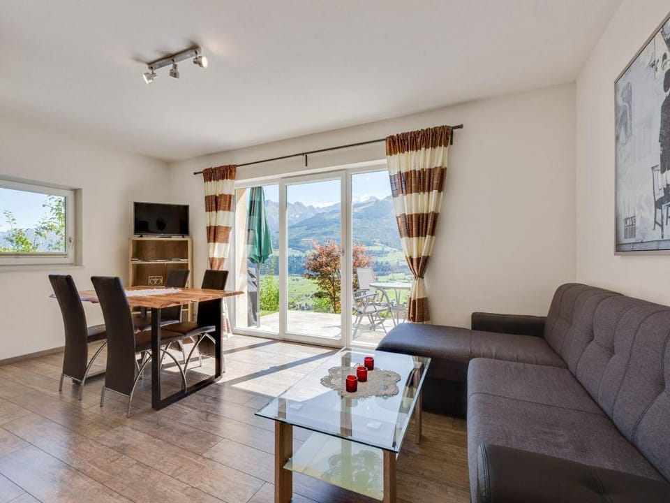 Bright flat close to the ski area Apartment in Piesendorf