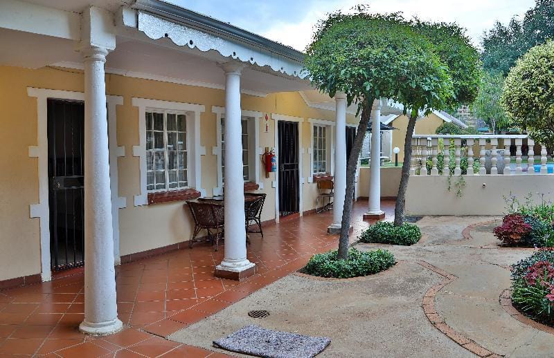 Luxurious Double Bed room with private bathroom Vacation rental in Pretoria