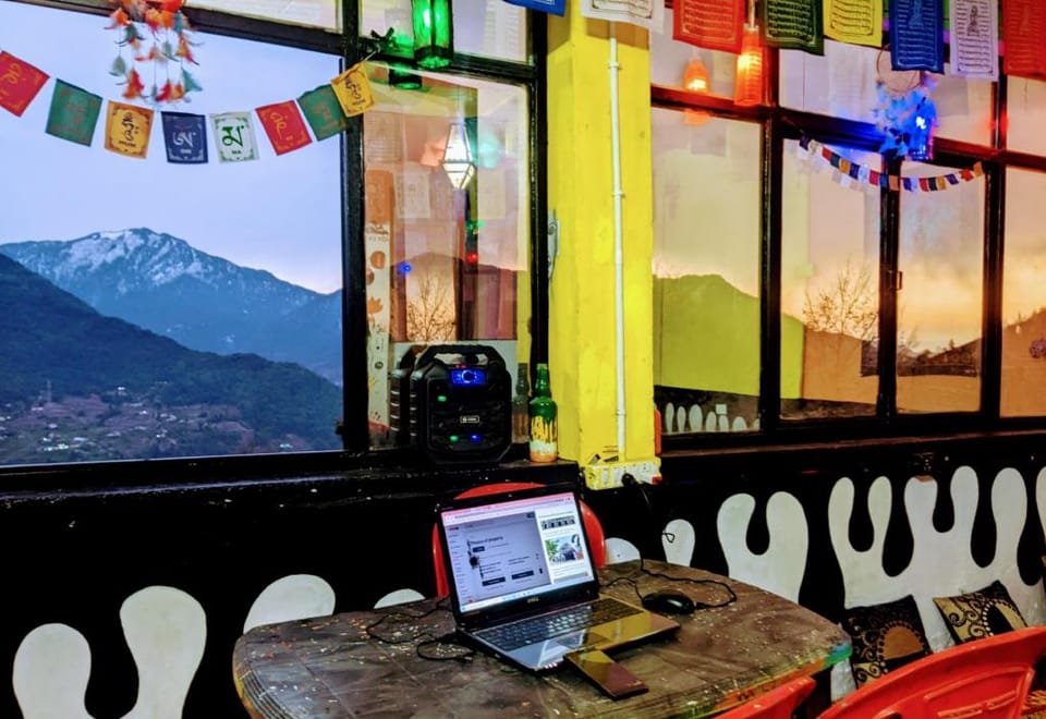 Moon Cafe & stay Hotel in Uttarakhand