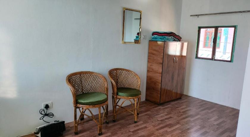 Moon Cafe & stay Hotel in Uttarakhand