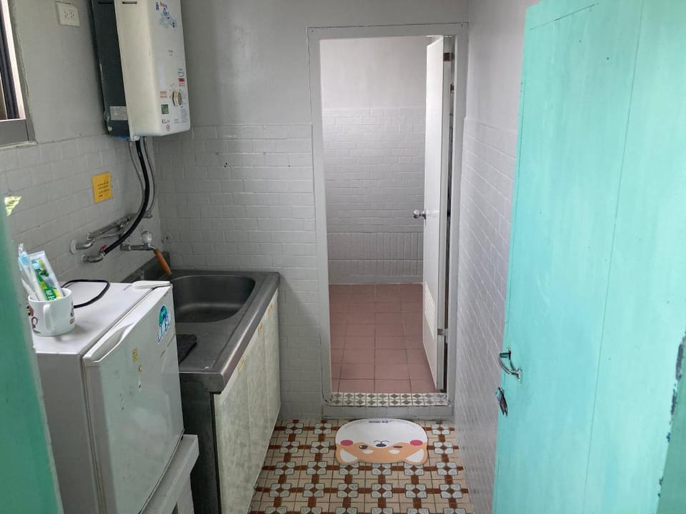 Room B  4 person two room Apartment in Taiwan, Province of China