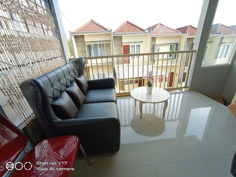 Villa kolam renang JatimPark BNS Night Spectakuler Villa in Batu