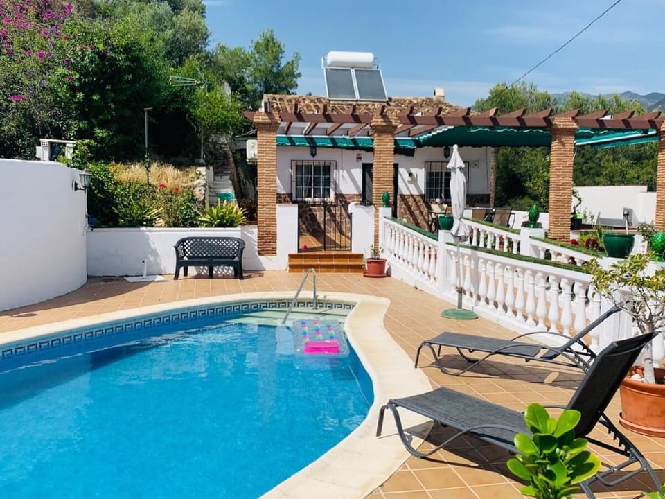 Magnífica casa Rural en Nerja con piscina privada Villa in Axarquía