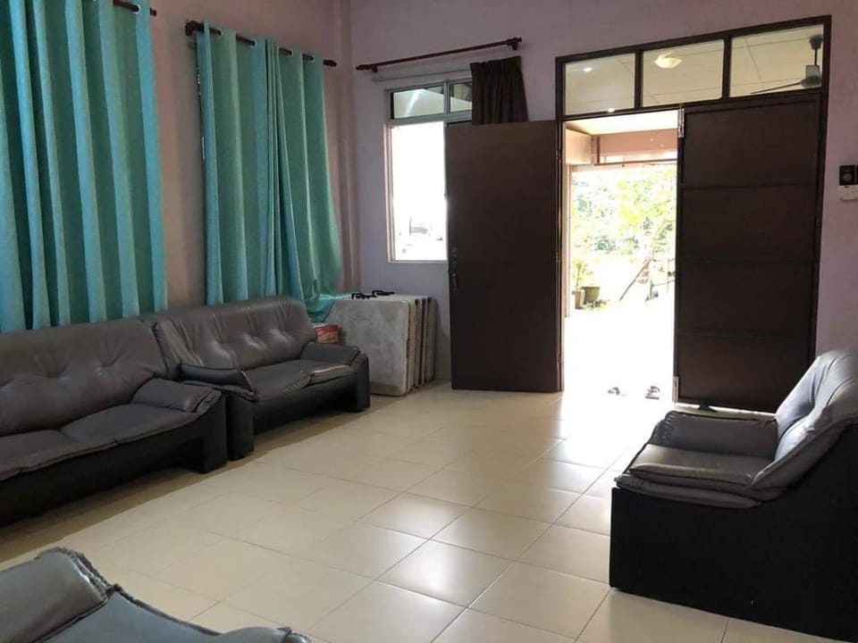 Badul Homestay, Singgai, Bau Vacation rental in Kuching