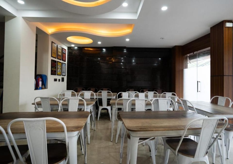 Hotel Vizima 62 Hotel in Noida