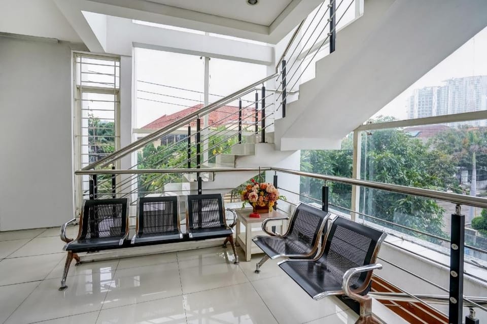 OYO 90935 Rumah Kost Metroliving Hotel in Surabaya