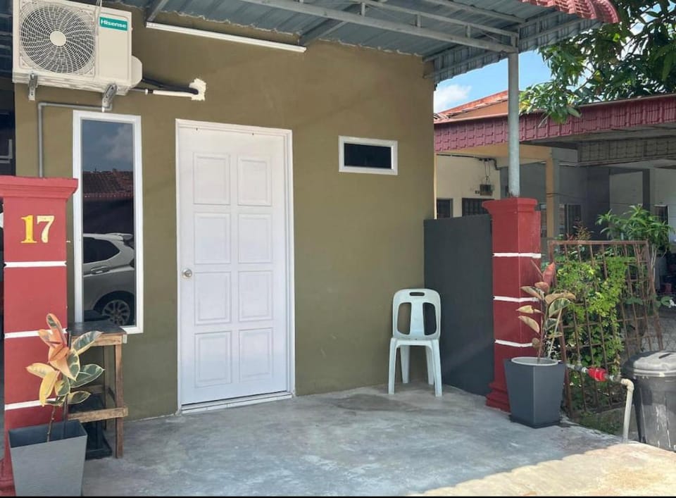 THE PRIVATE ROOM in Seri Iskandar perak (WiFi) Villa in Perak Tengah District