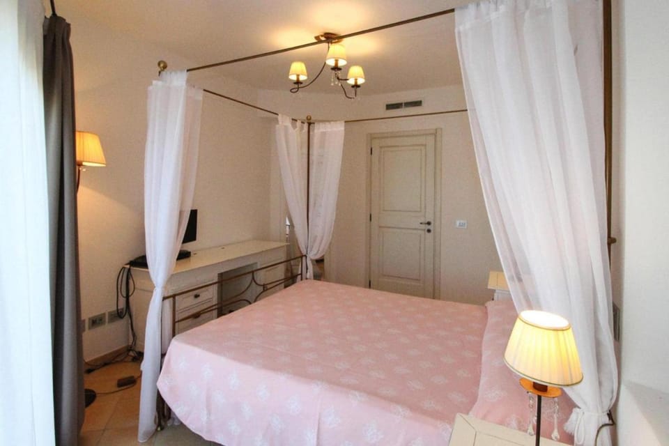 Holiday House, La Conia Cannigione Apartment in Sardinia