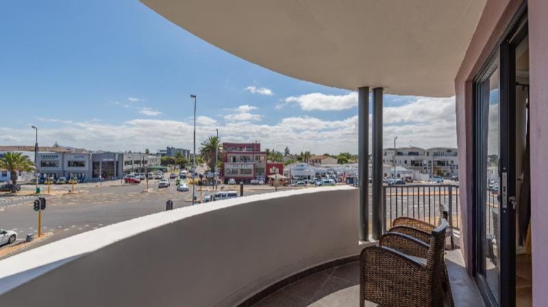 Modern 2 bedroom en-suite in bustling Blouberg Apartment in Cape Town