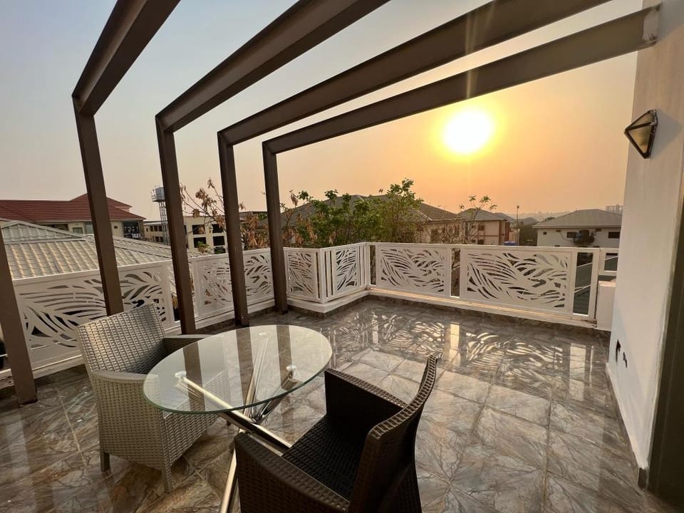 SUNSET VIEW CONDO@UTAKO+WIFI+24HRs AC & GENERATOR Apartment in Abuja