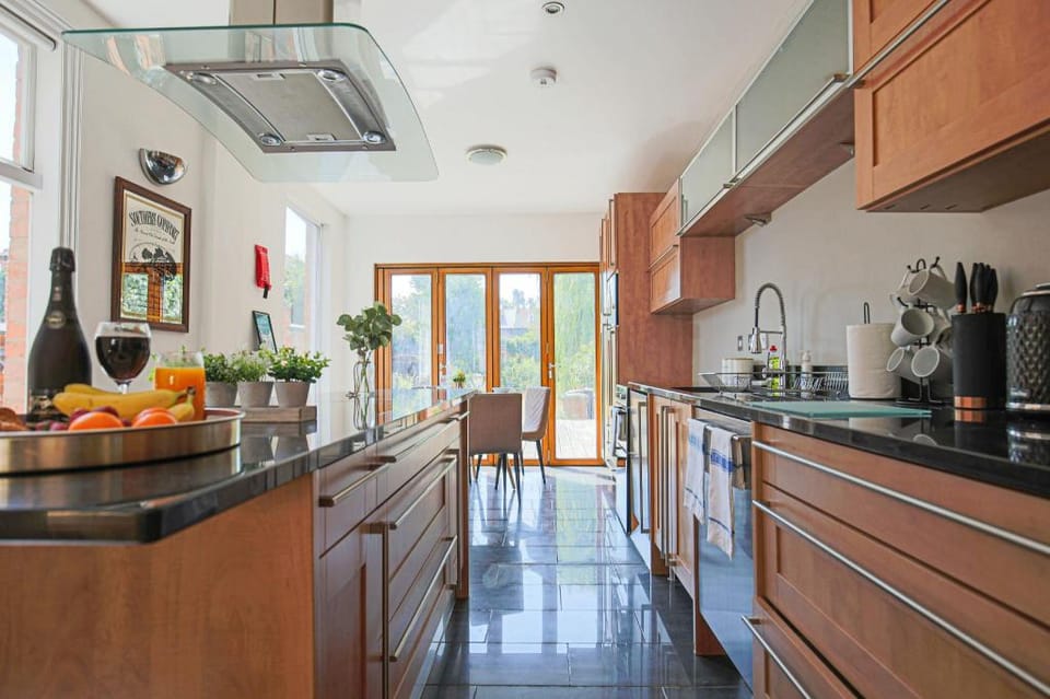 Thrift House - Central Location - by Yoko Property Vacation rental in Northampton