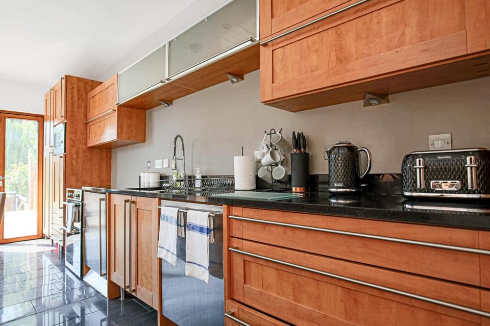 Thrift House - Central Location - by Yoko Property Vacation rental in Northampton