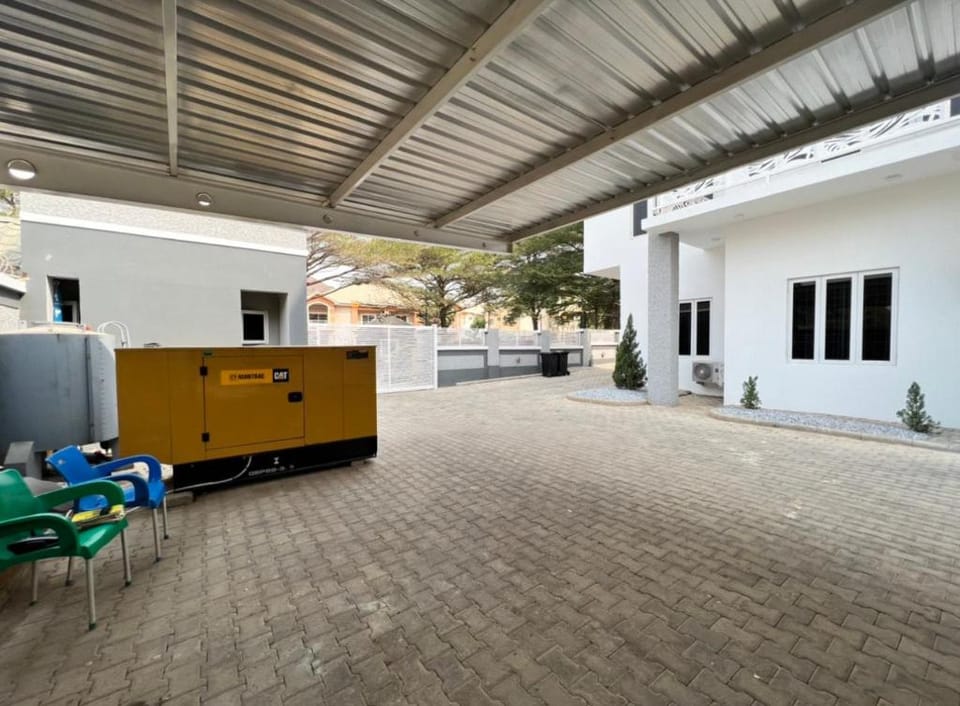 SUNRISE VIEW PENTHOUSE CONDO @UTAKO+WIFI+ 24HRs AC Apartment in Abuja