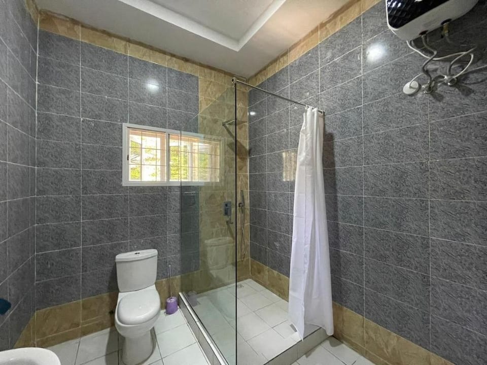 TWO BEDROOM FLAT@UTAKO+WIFI+24HRs AC & GENERATOR Apartment in Abuja