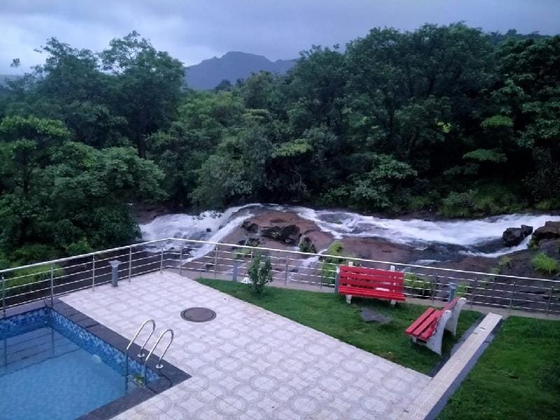 Waterfall Touch 4 bedroom villa with private pool Villa in Maharashtra