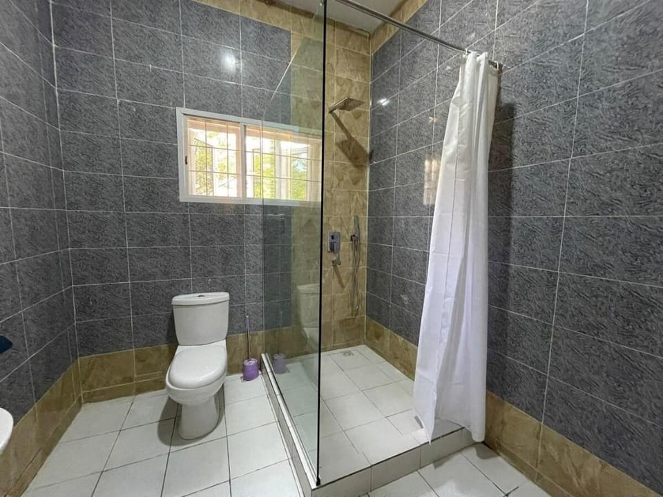 BQ Room with 24hrs Lit, Pool, Gym, wifi 20k/nit Apartment in Abuja