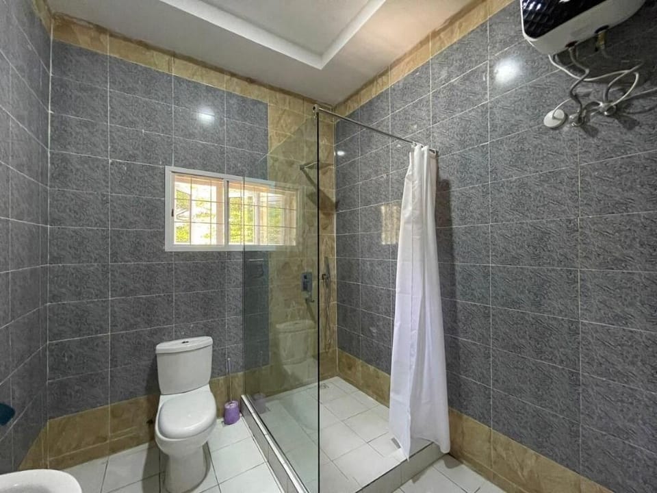 BQ Room with 24hrs Lit, Pool, Gym, wifi 20k/nit Apartment in Abuja