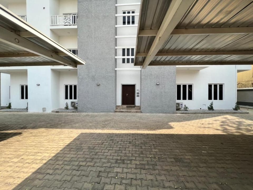 ONE BEDROOM FLAT @UTAKO+WIFI+ 24HRs AC & GEN Apartment in Abuja