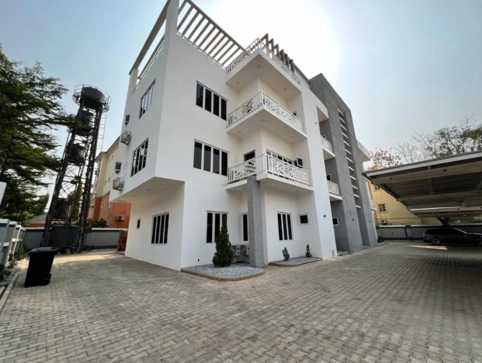 ONE BEDROOM FLAT @UTAKO+WIFI+ 24HRs AC & GEN Apartment in Abuja