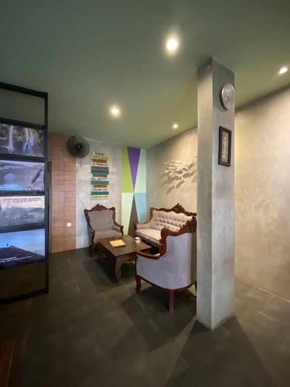 Holistic Pod Kuta Apartment in Kuta